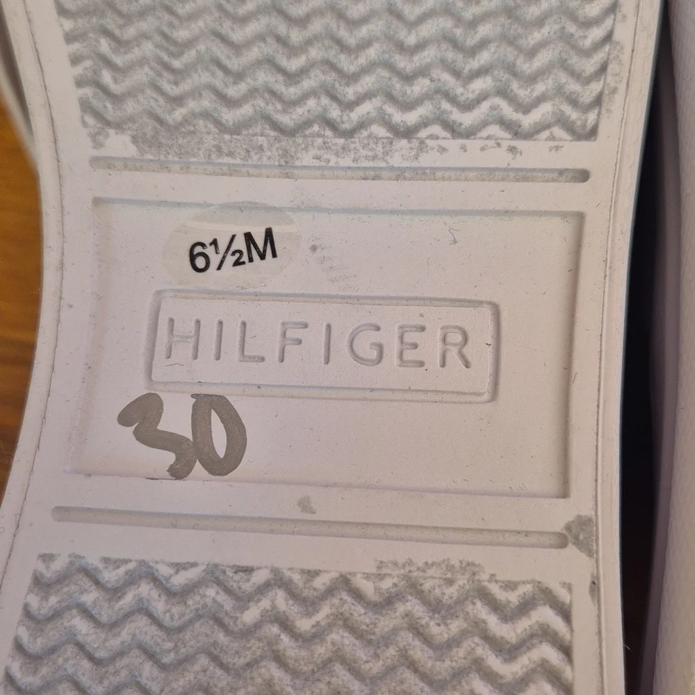 Tommy Hilfiger Womens Sneakers, size 6,5 NWOB - Picture 14 of 14